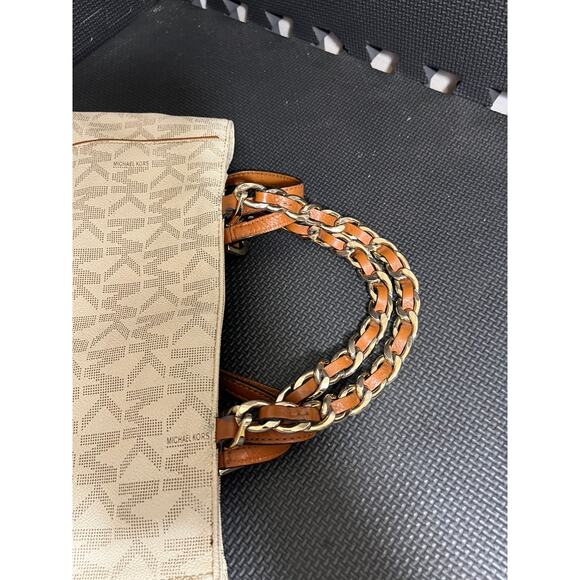 MICHAEL KORS HARPER VANILLA WHITE PVC CHAIN TOTE HAND BAG PURSE Gold Trim Nice - Picture 9 of 13